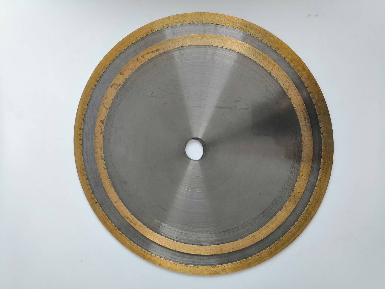 Diamond sintered saw blade