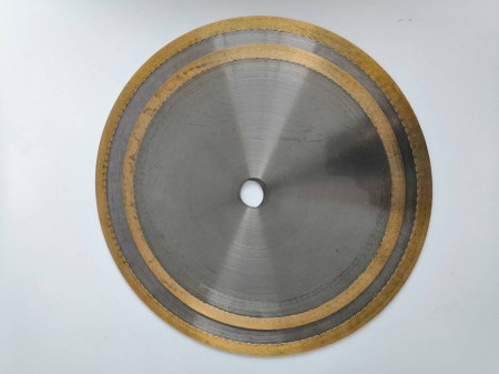 Diamond sintered saw blade